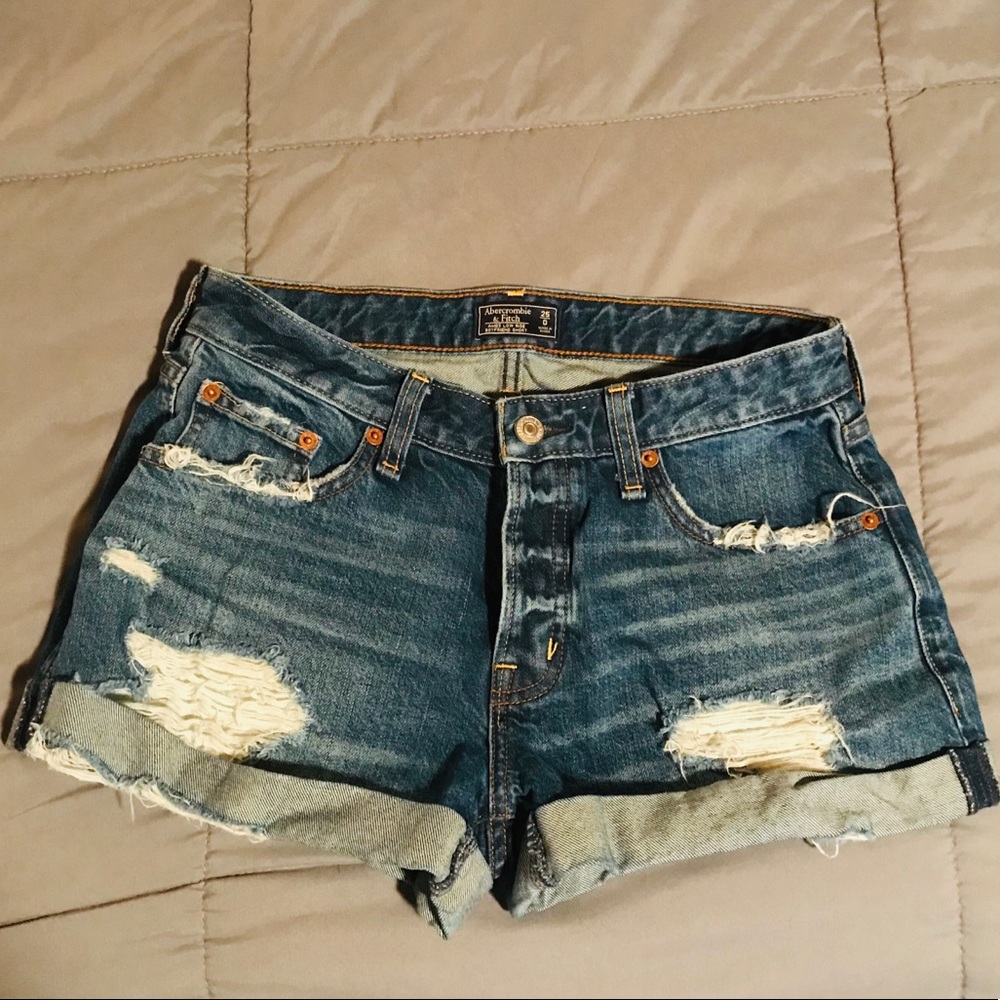 Abercrombie & Fitch boyfriend shorts